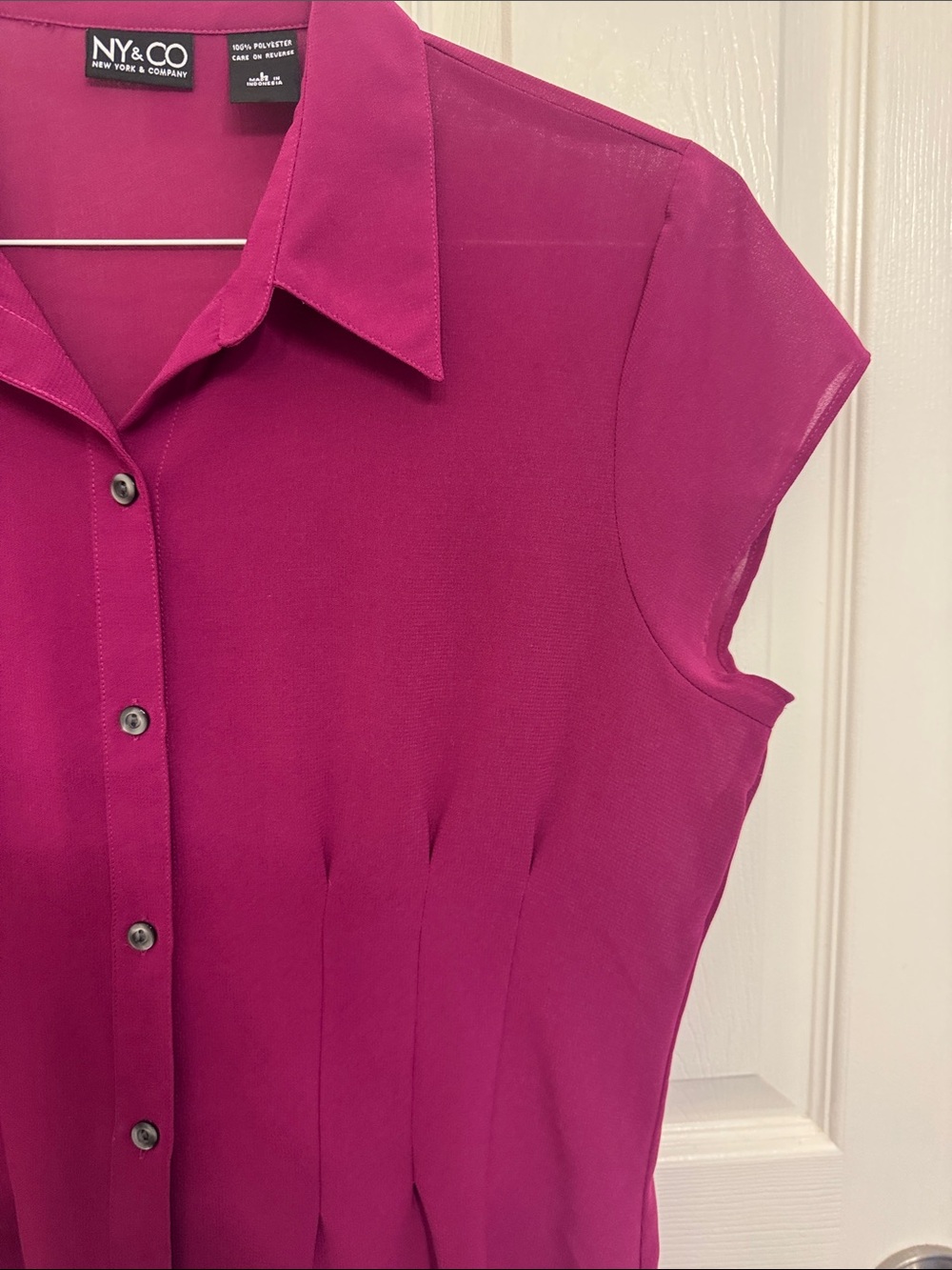New York & Company Fuchsia Short-Sleeve Button-Down Blouse - Picture 4 of 9
